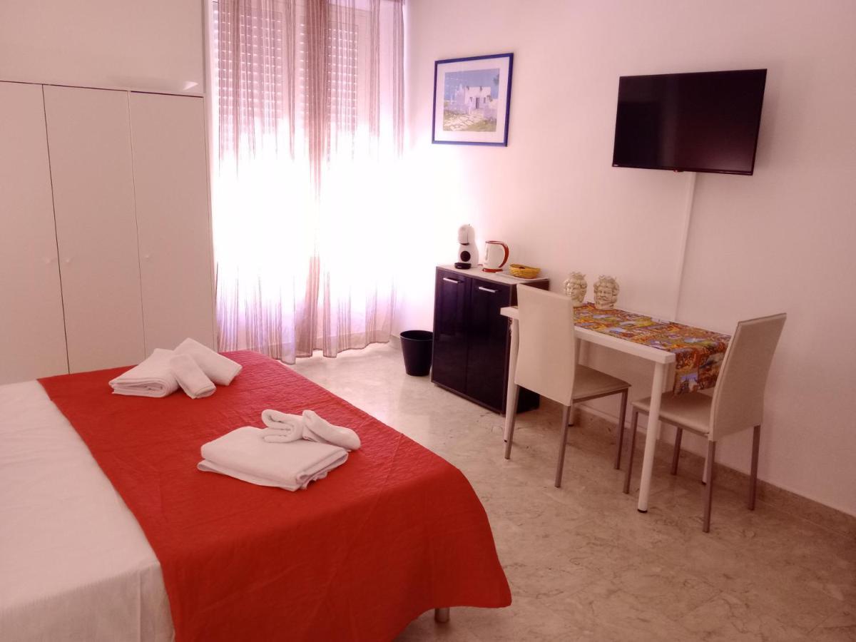 La Valigia Sul Letto Bed & Breakfast Catania Bagian luar foto