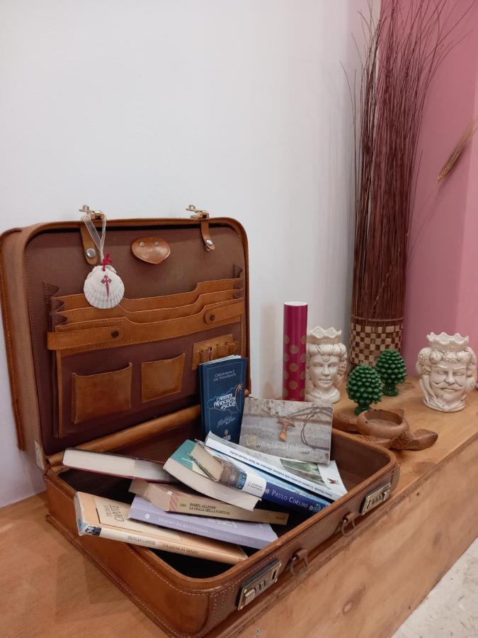 La Valigia Sul Letto Bed & Breakfast Catania Bagian luar foto