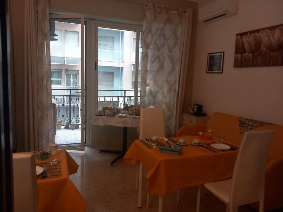 La Valigia Sul Letto Bed & Breakfast Catania Bagian luar foto